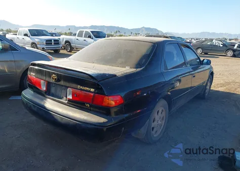 2000 Toyota Camry Le V6 z USA, uszkodzony, nr VIN JT2BF22K0Y0272053